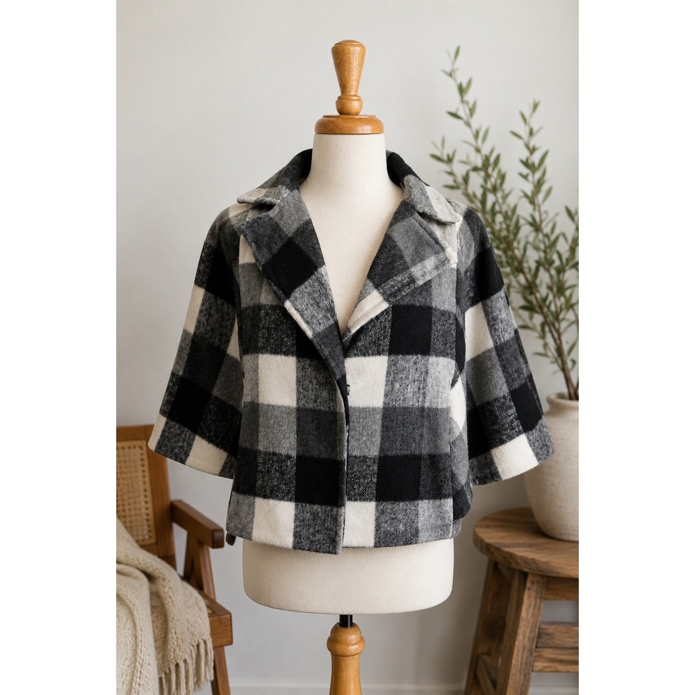 Buffalo Plaid‎ Cape Jacket Black Gray Cropped Swing Coat Size M Cabincore